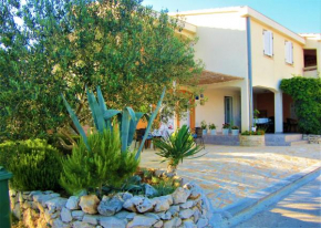 Franc Apartments Island Vir Croatia